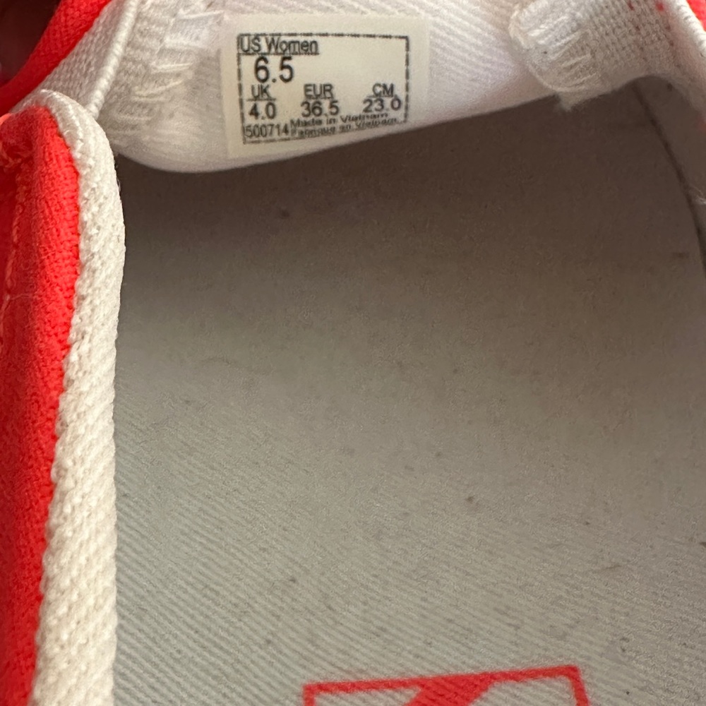 Vans - Picture 6 of 6